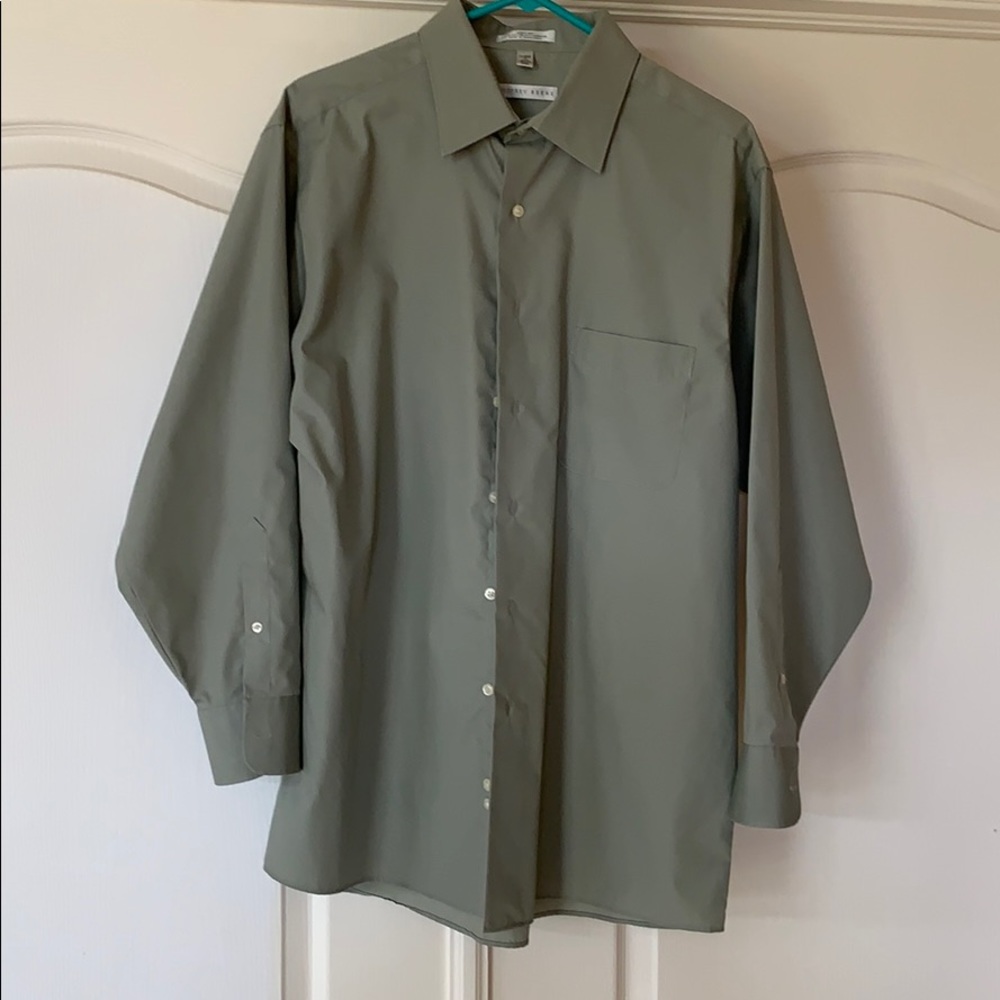 Like New Geoffrey Beene sage dress shirt XL!